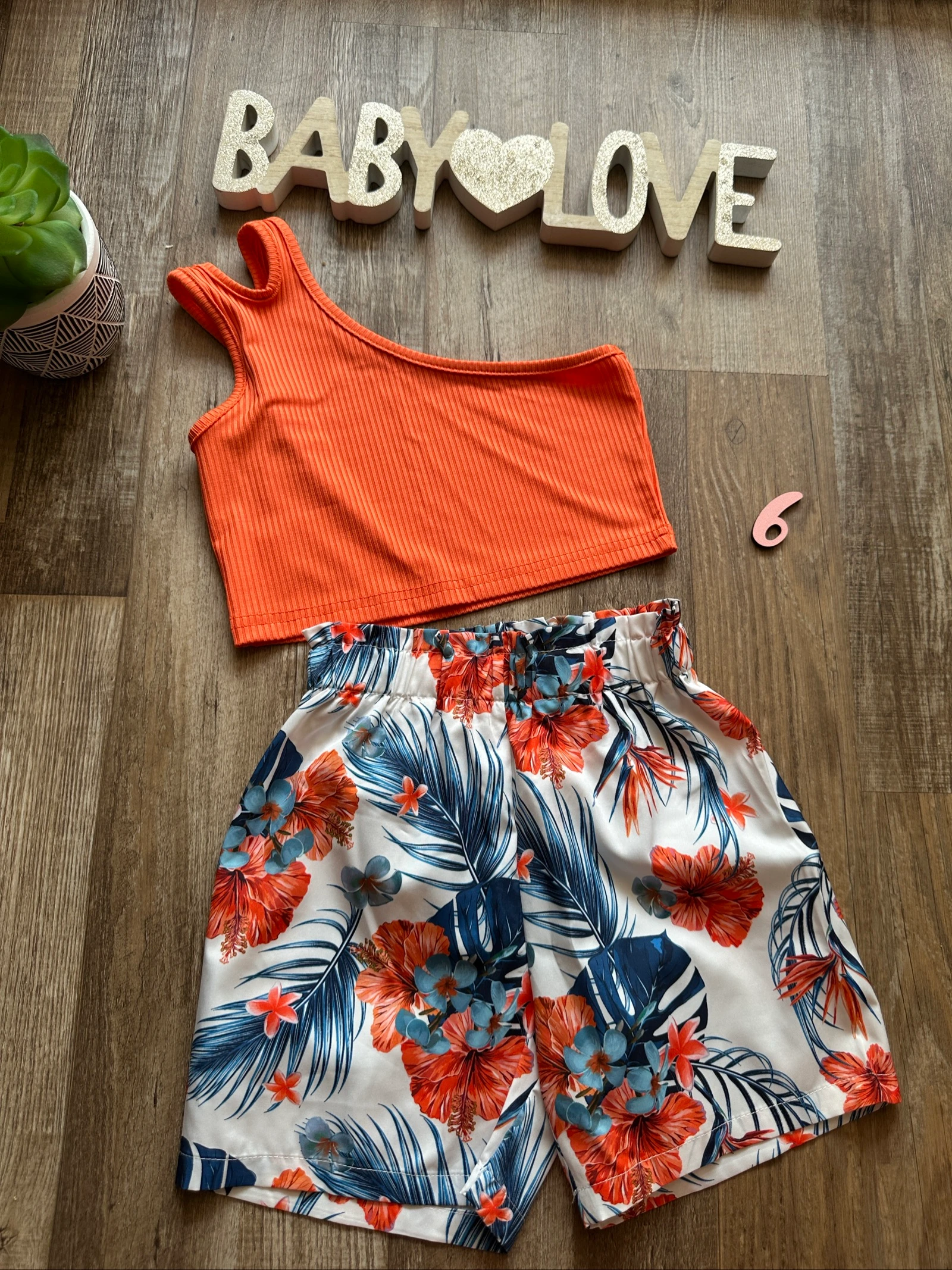 Ensemble été fille CY crop top orange et short fleuri – 6 ans